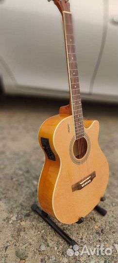 Гитара электроакустическая