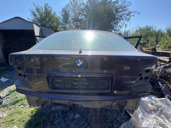 Стекло багажника bnw e36 компакт