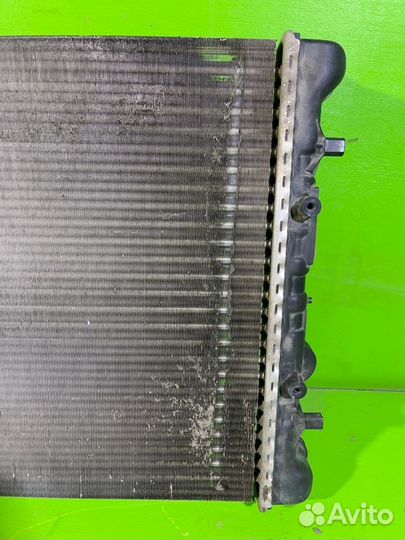 Радиатор охлаждения Skoda Roomster 1.4 BXW 2008