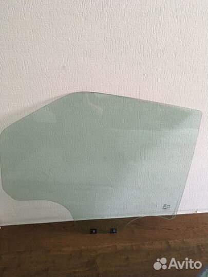 Стекло Рено Логан задней правой двери (оригинал)