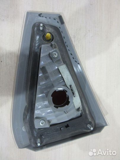 Фонарь задний внутренний левый Subaru Impreza