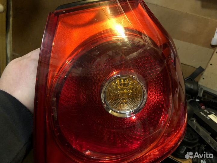 Задний правый фонарь (Левый руль) VW Golf 5 2005