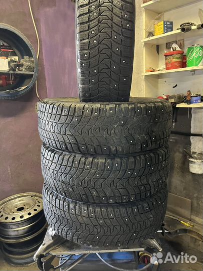 Michelin X-Ice North 3 215/65 R16 102T
