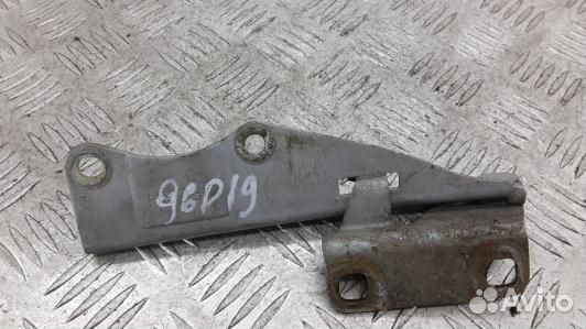 Петля капота nissan primera P11 (96P19D501)