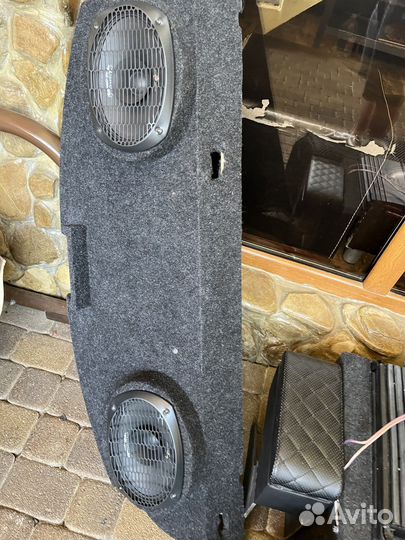 Полка задния для гранты с колонками