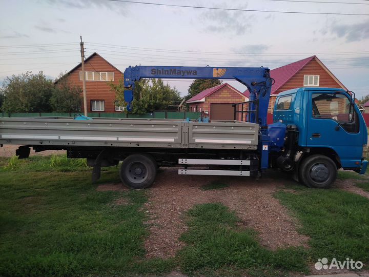 Isuzu NQR75 с КМУ, 2010