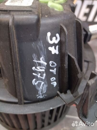 Моторчик печки Renault Sandero 1