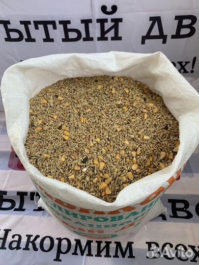Зерносмесь и корма для птицы и животных