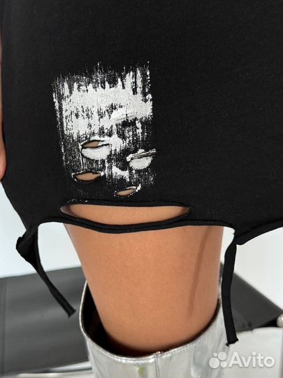 Стильная футболка с накатом