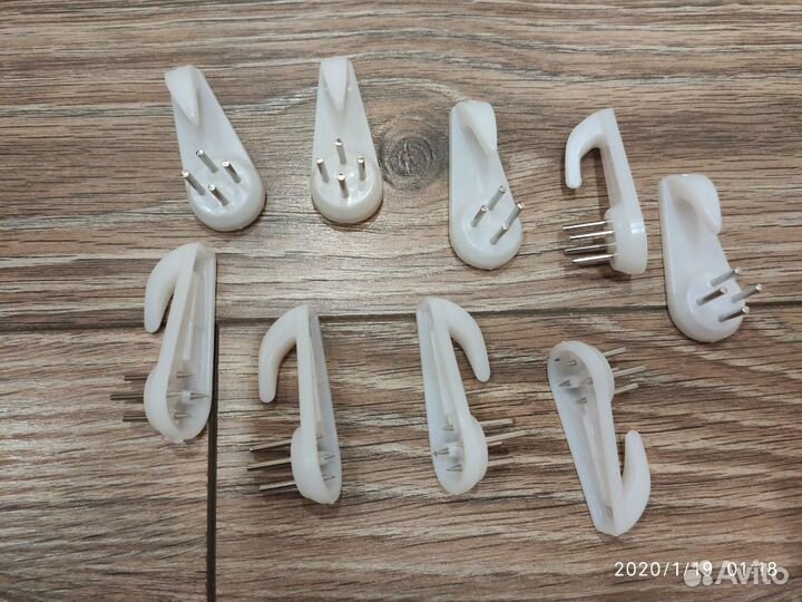 Крючки для картин