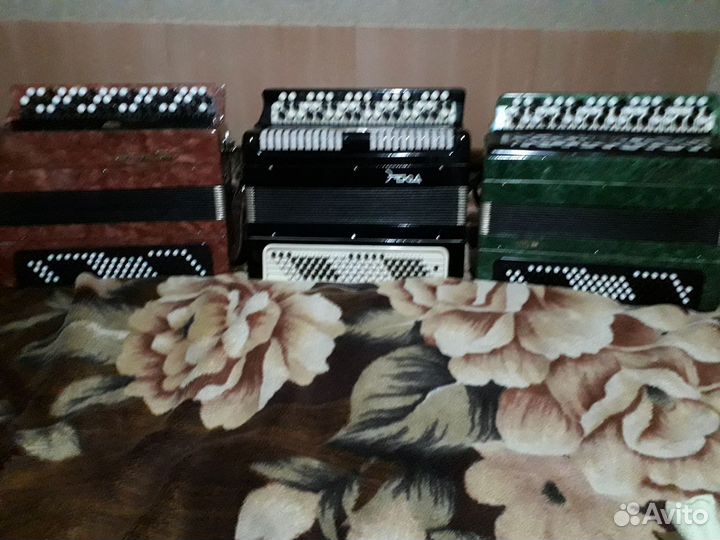 Продаются баяны