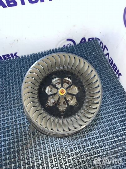 Мотор отопителя Volkswagen Passat