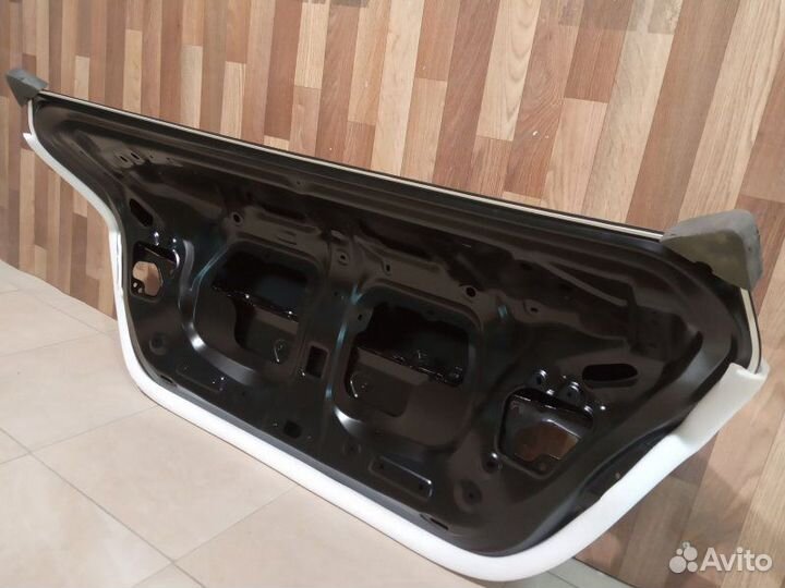 Крышка багажника (дверь багажника) Toyota Camry V7