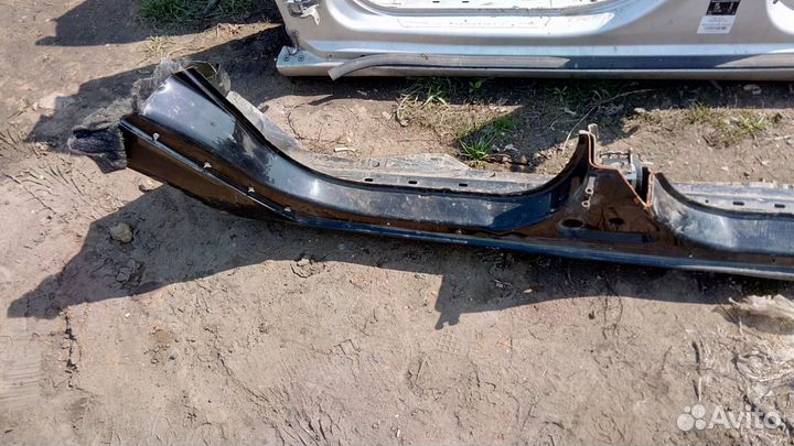 Порог с лонжероном правый Astra H 5Д