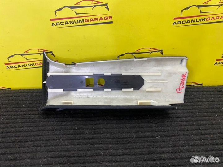 Обшивка стойки правая Mercedes Clc W203 M271.957