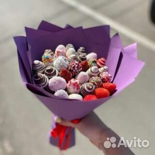 Клубничный букет «Шоколадная радуга»