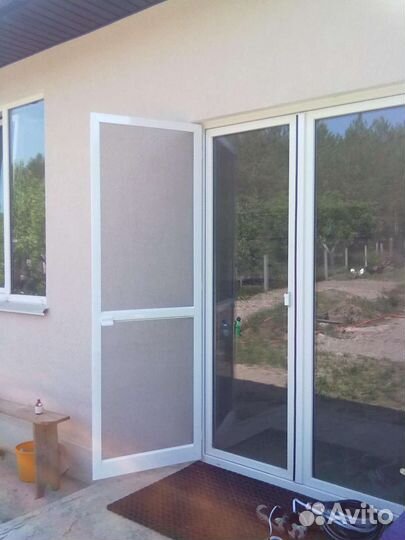 Москитная сетка на окно и балконную дверь, плиссе