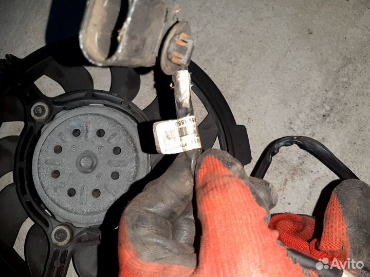 Вентилятор радиатора кондиционера Audi A4 Avant B7