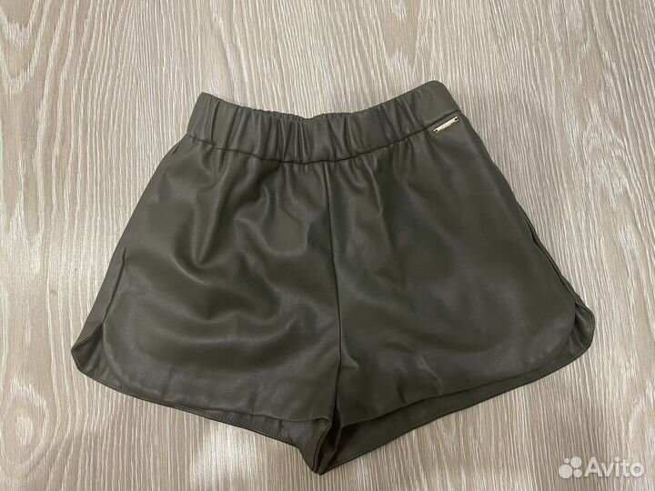Кожаные шорты 42