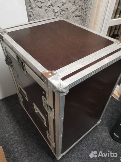 Рэковый кейс (рэк) на колёсах, кофр