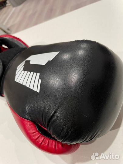 Боксерские перчатки