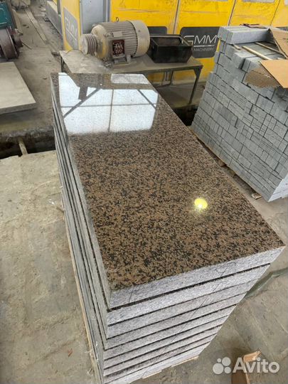 Памятники из красного гранита оптом