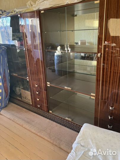 Шкаф сервант