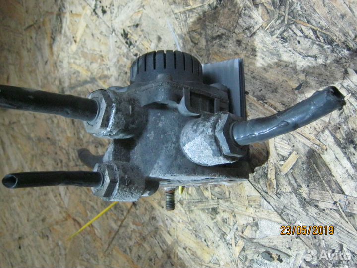 Ускорительный клапан 8.5 bar / XF105 (DAF) 1360613