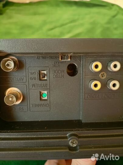 Видеомагнитофон sharp забронирован