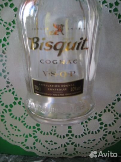 В коллекцию-разные бутылки.пробки.банки.охладитель