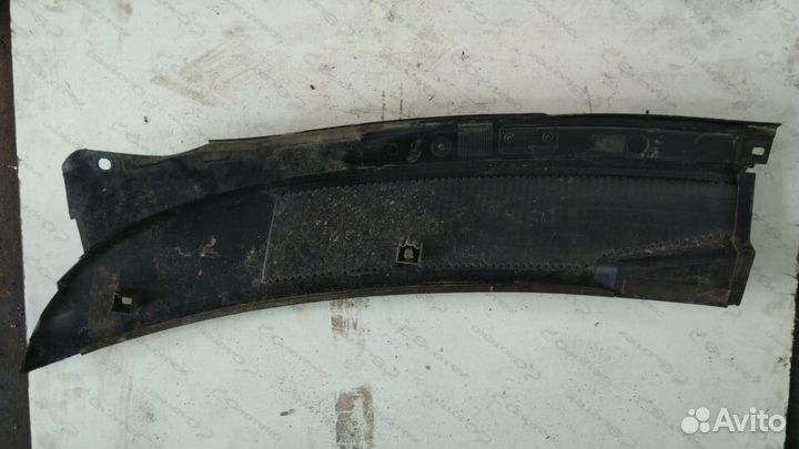 Жабо лобового стекла левое правое Ford Mondeo II