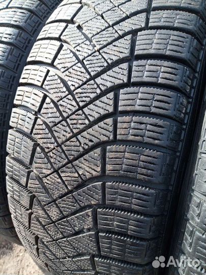 Pirelli Winter Ice Zero 205/50 R17