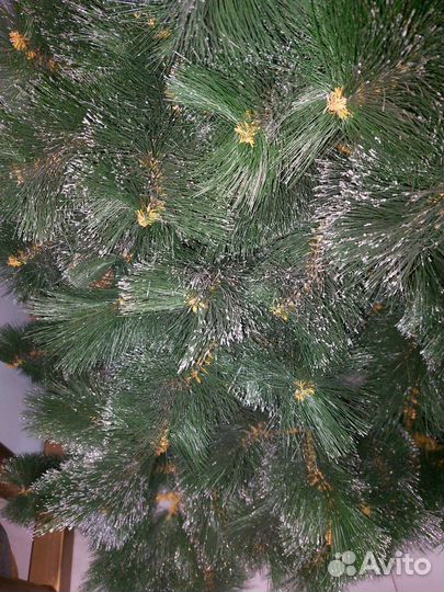 Елка искусственная 210