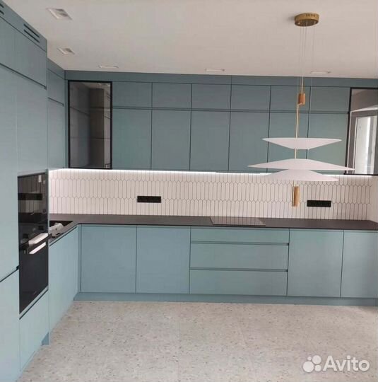 Угловой кухонный гарнитур