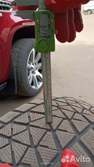 Bridgestone Blizzak DM-V2 285/45 R22 110T