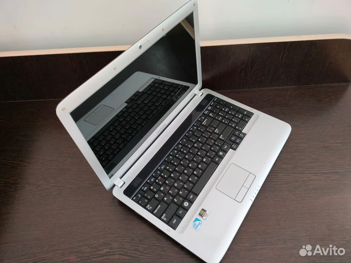 Ноутбук samsung R530