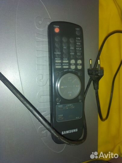 Видеомагнитофон Samsung SVR-547