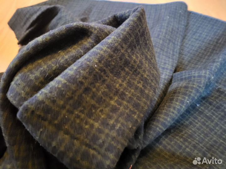 Отрез шерстянной ткани 140 х 115 см новая