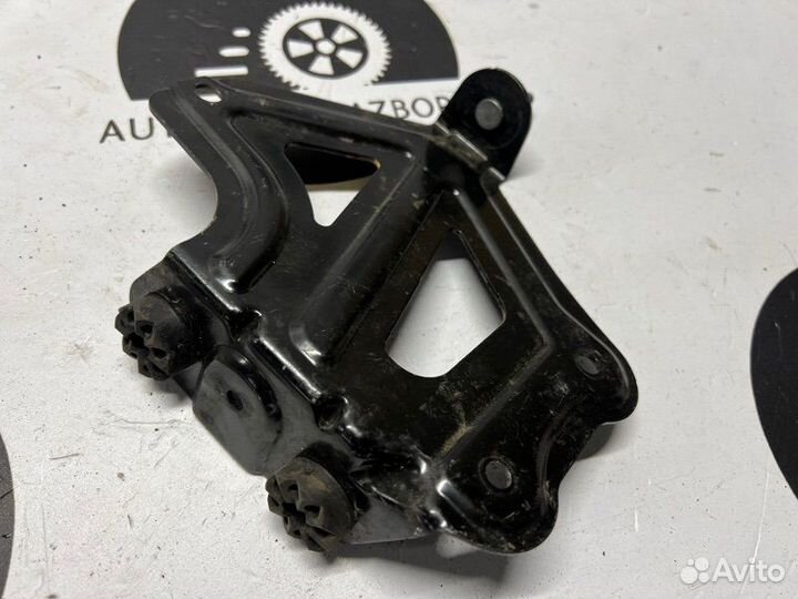 Кронштейн Bmw X3 G01 2021