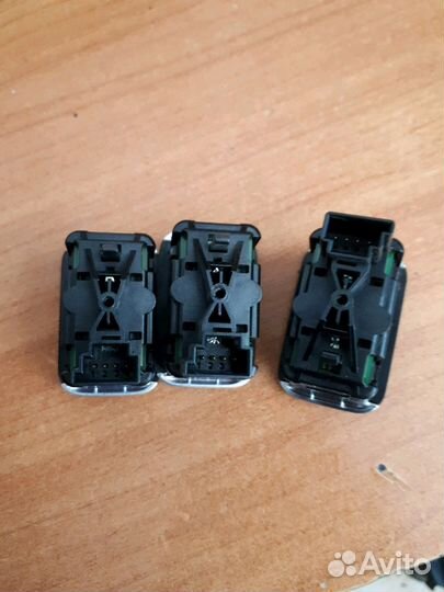 Кнопка стеклоподьемника Мерседес W204 212