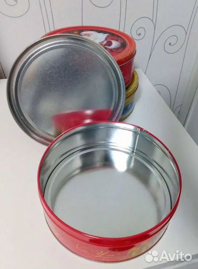 Жестяные коробки круглые для подарков и мелочей