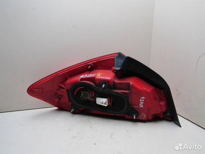 Фонарь задний наружный правый Infiniti G (V36) 20