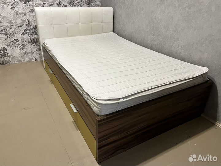 Кровать полутороспальная с матрасом 120х190