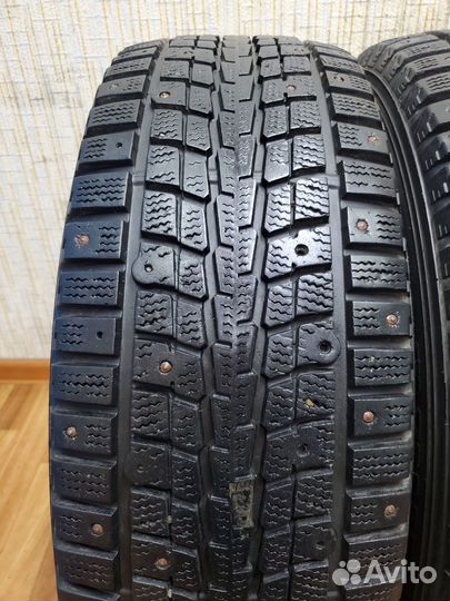 Dunlop SP Winter Ice 01 215/65 R16