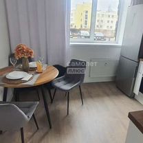 2-к. квартира, 56 м², 4/9 эт.