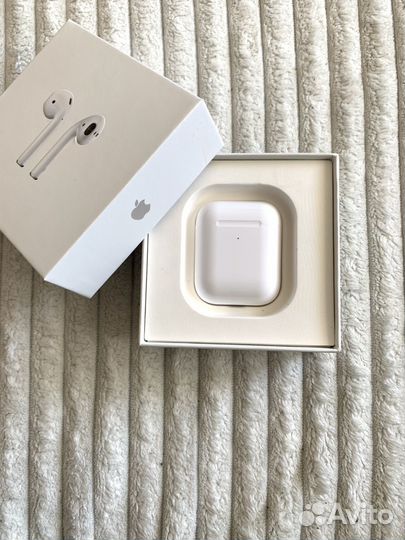 Беспроводные наушники apple airpods