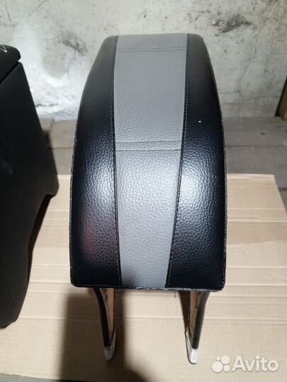 Подлокотник