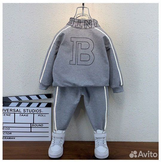 Продается костюм 128,134,140