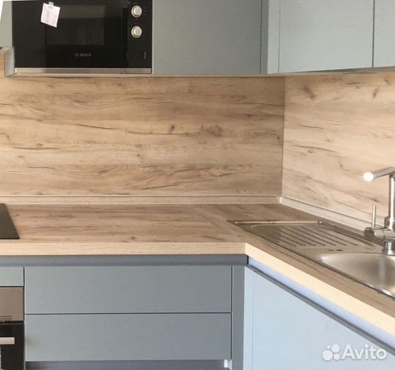 Кухня на заказ под потолок