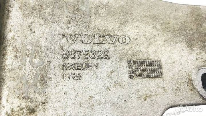 Кронштейн угловой передачи Volvo Xc90 универсал